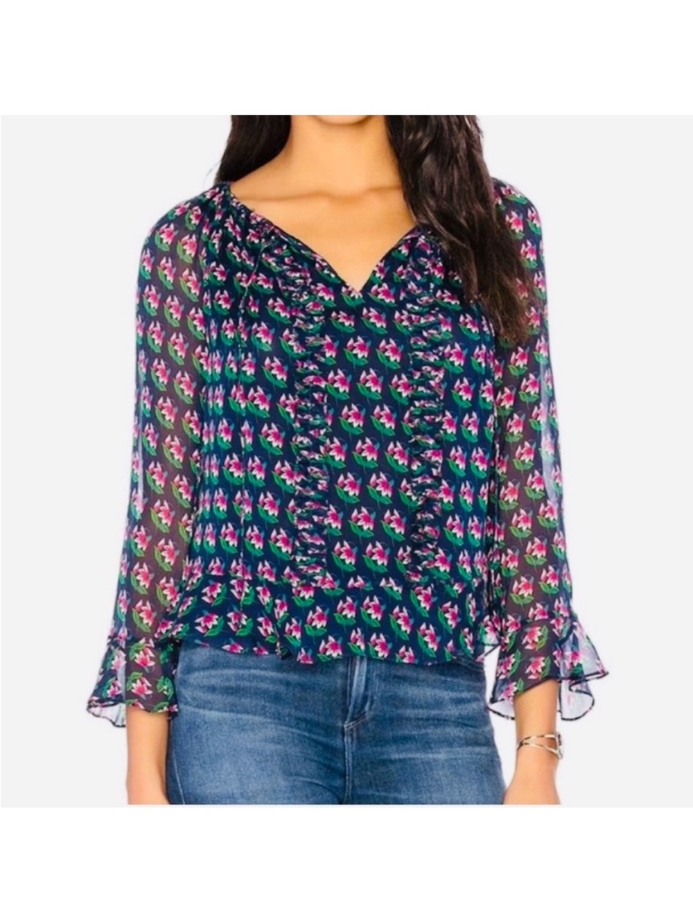 Diane Von Furstenberg Blue
Floral Silk Simonia Long Sleeve Blouse. Size 8. EUC